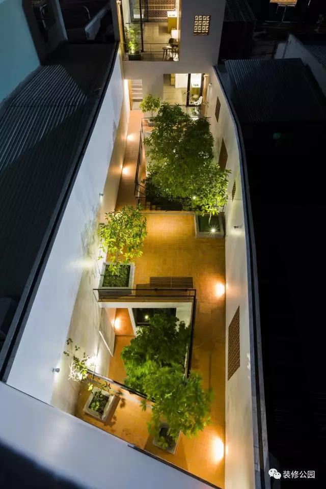 自建房屋做民宿，花磚庭院連廊不可少，狹長地塊也不怕