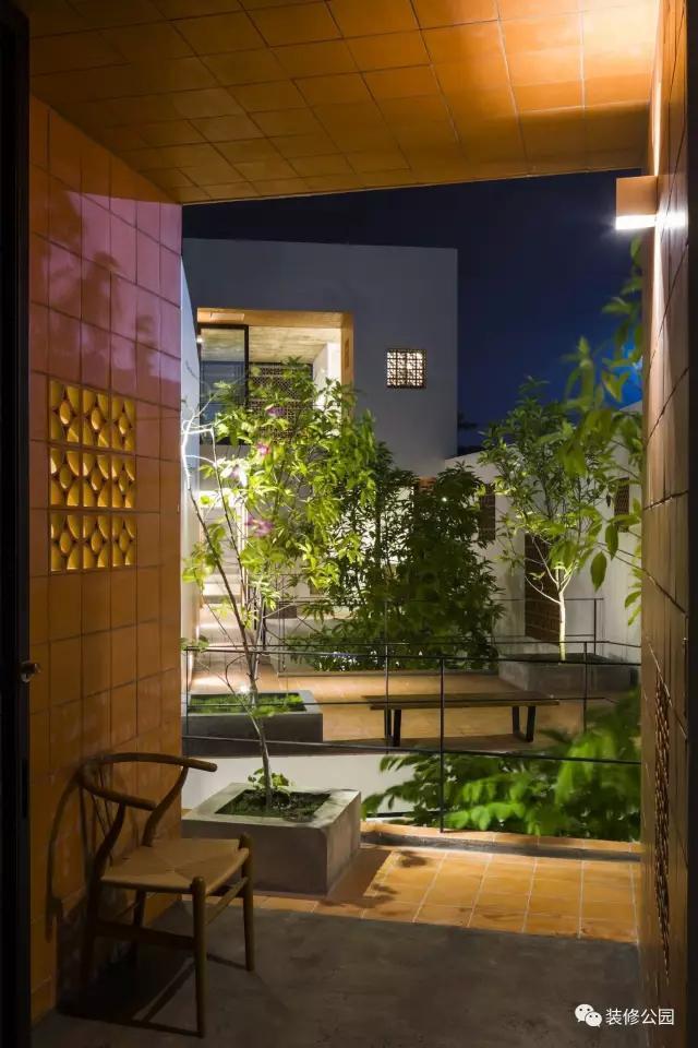 自建房屋做民宿，花磚庭院連廊不可少，狹長地塊也不怕