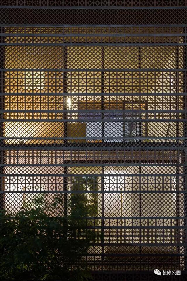 自建房屋做民宿，花磚庭院連廊不可少，狹長地塊也不怕