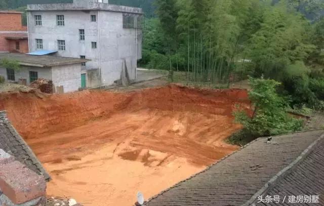 建房不易，開工一年多了，還只有個毛坯空殼子