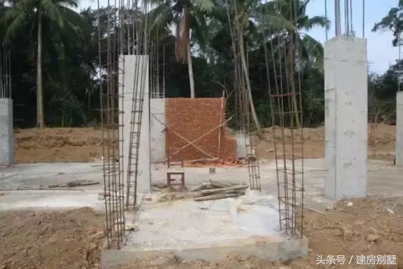 海南網(wǎng)友33萬農(nóng)村自建房，跟趙本山那套別墅有的一拼