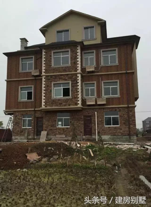 年薪8萬的80后小伙辭職回鄉建房，親戚們都說太值了