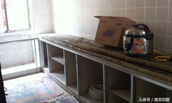 女漢子大年三十不看春晚籌劃建房，有壁爐、露臺和薔薇花墻