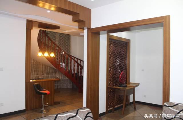 上海兄妹自建兩棟農村別墅，父母住在一層小平房，合適嗎？