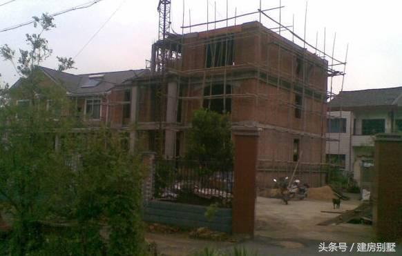 北京小伙自建三層帶庭院農(nóng)村別墅，爸爸媽媽超滿意