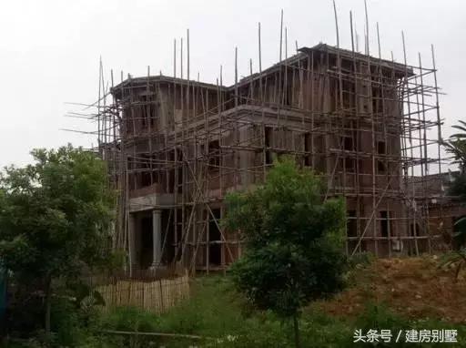 贛南不止臍橙種的好吃，農村別墅蓋得也是一級棒