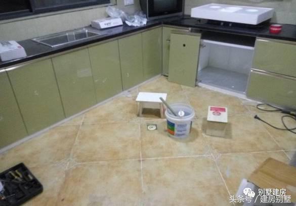 江西老表50萬自建農村別墅，做了件讓全家都揚眉吐氣的事兒