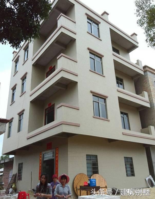 廉江海鮮老板自建四層農村別墅，價值70萬，你說值不值？