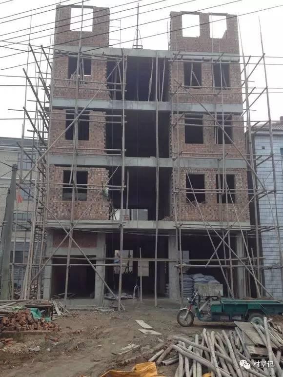 山東老板曬90萬的農村自建房，房間大的可以當教室用