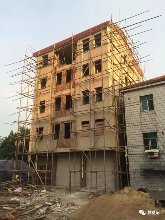 山東老板曬90萬的農村自建房，房間大的可以當教室用