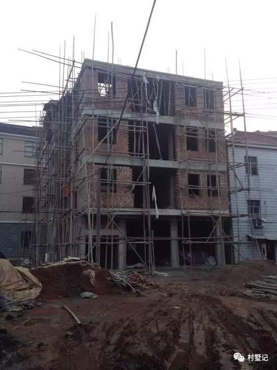 山東老板曬90萬的農村自建房，房間大的可以當教室用