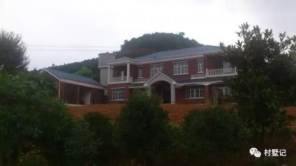 婆婆執意要兩兄弟自建農村雙拼別墅，沒想到建出來效果驚人