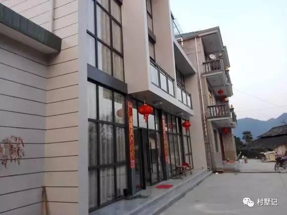 江西老表花60萬自建農村別墅，全村就他家一棟