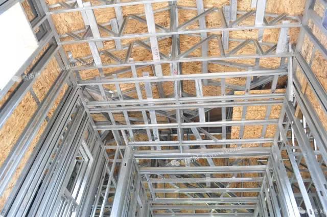 不用一磚一瓦建能抗9級(jí)地震的別墅，建造時(shí)間還特別短