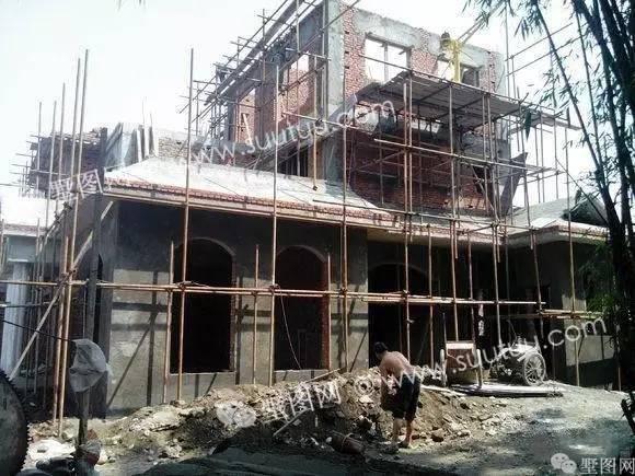 紅白搭配新農村三層大別墅，即精致又美觀好看極了！