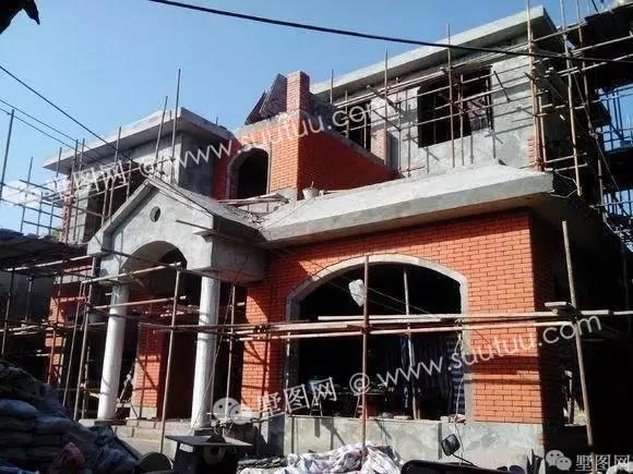 紅白搭配新農村三層大別墅，即精致又美觀好看極了！