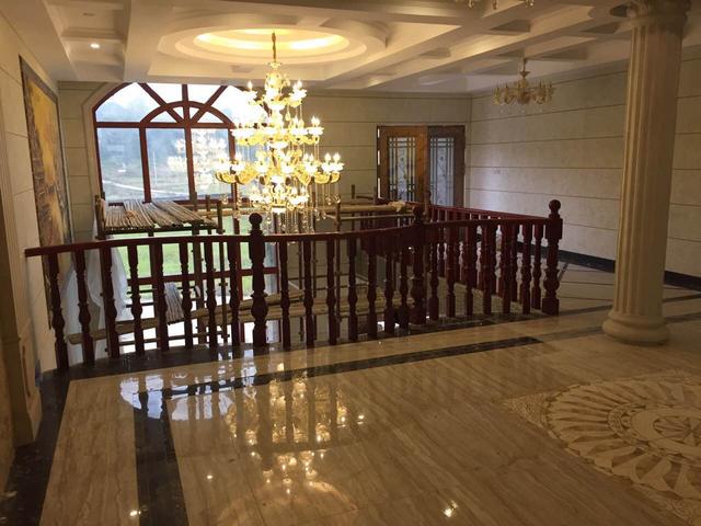 三層復式小別墅，都說不管從哪個方向看都好看，這錢花的太值了！