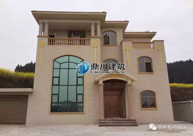 網(wǎng)友曬50萬農(nóng)村別墅，依山傍水還有花田半畝，鄰居嫉妒到不行