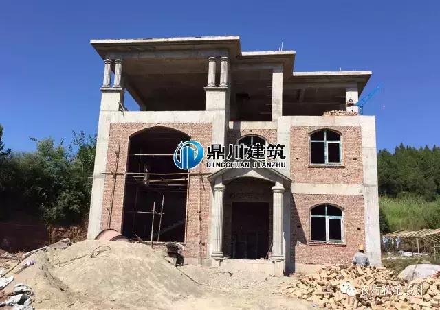 網(wǎng)友曬50萬農(nóng)村別墅，依山傍水還有花田半畝，鄰居嫉妒到不行