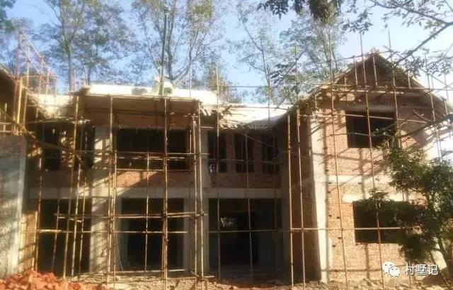 湖北老板40萬建中式農村別墅，看一眼就心動