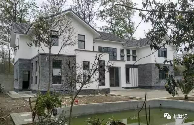 湖北老板40萬建中式農村別墅，看一眼就心動