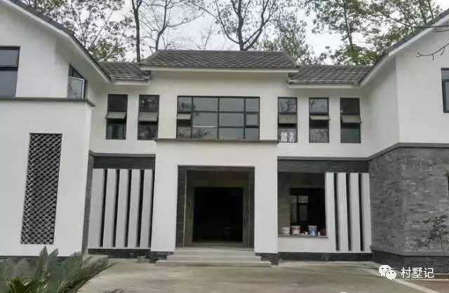 湖北老板40萬建中式農村別墅，看一眼就心動