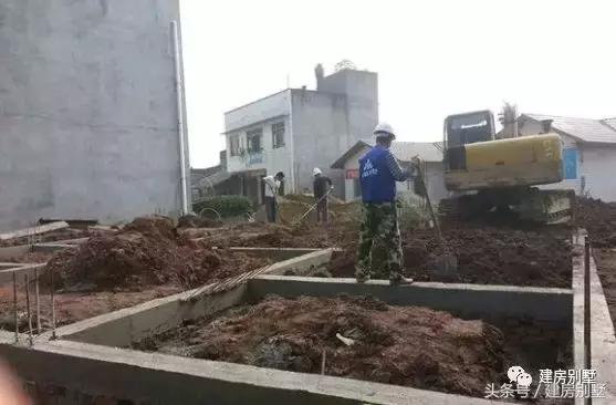 兩層別墅圖跟五六十萬的別墅相比絲毫不差，簡單實用