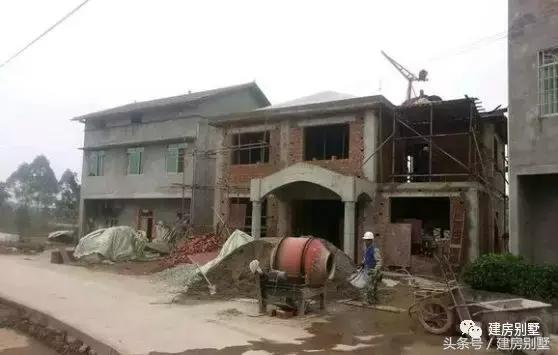 兩層別墅圖跟五六十萬的別墅相比絲毫不差，簡單實用