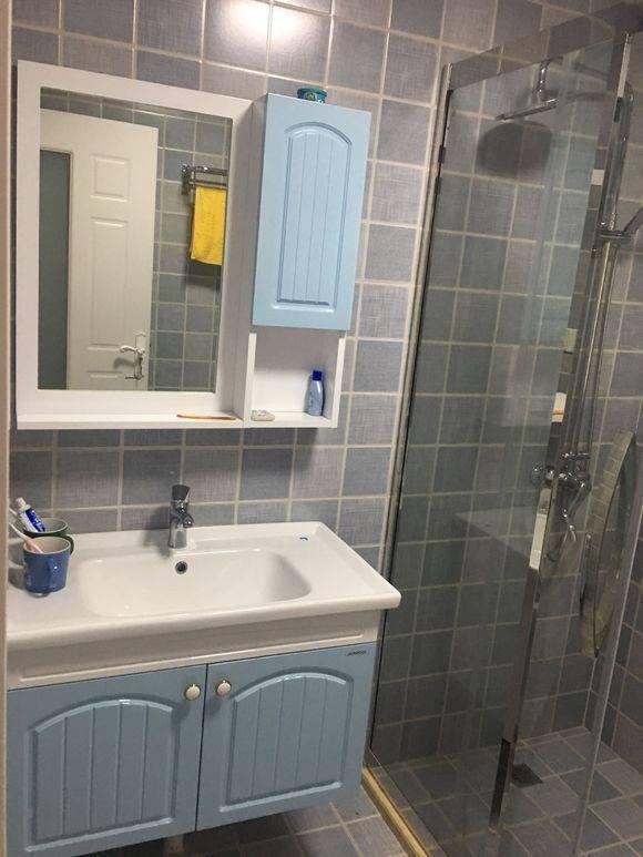 6萬簡單裝修的婚房，簡單美觀，可朋友都說墻上貼花太幼稚了，大家看看呢？