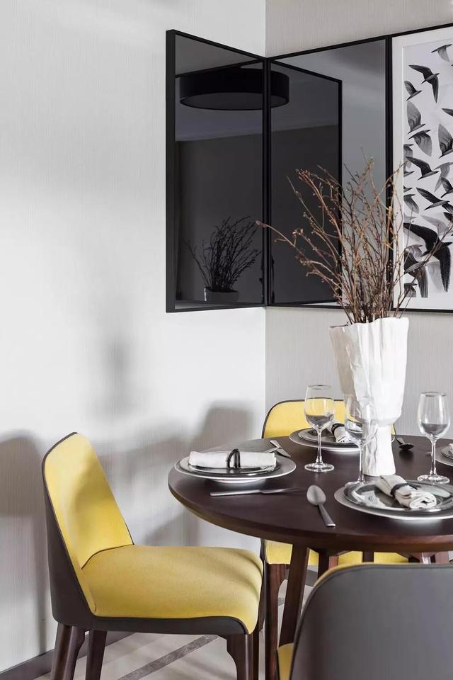 現(xiàn)代簡約風小戶型公寓裝修，92㎡，采用抽象化的藝術(shù)，灰度空間的高級感。