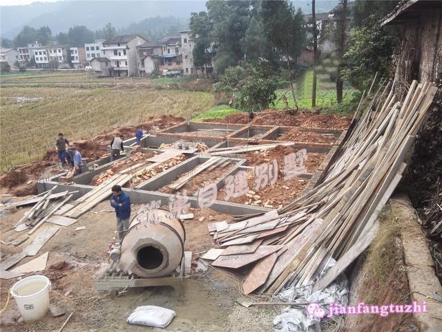 100平方米簡歐式二層農村自建房，10*10米，簡單實用。