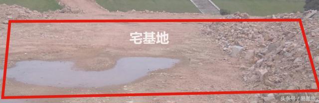 三層歐式別墅圖，方、圓的經(jīng)典結(jié)合，讓你在村內(nèi)享受品質(zhì)生活