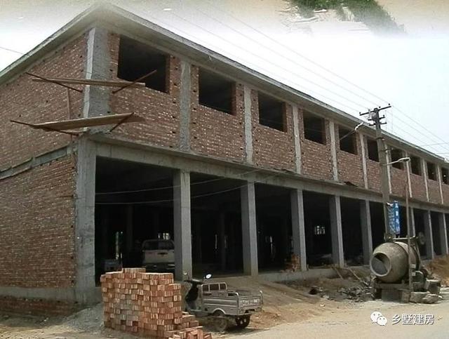 為你解答農村自建房設計圖用框架結構還是磚混結構，助你建棟好房子！