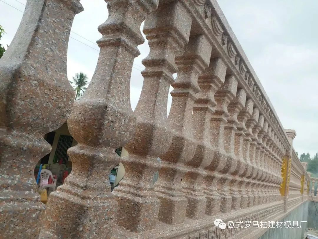 水泥藝術(shù)圍欄模具越來(lái)越流行，給城市和農(nóng)村增添色彩