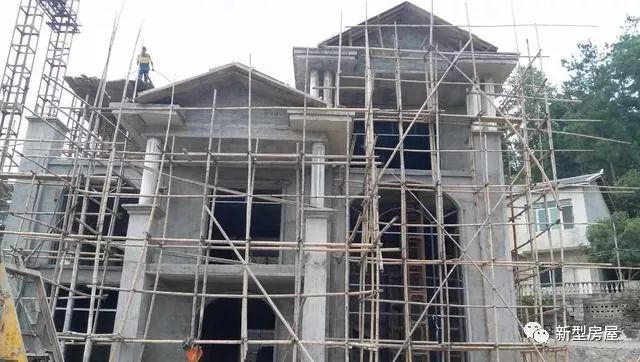 農(nóng)村自建房羅馬柱怎么做？GRC水泥預制、模板現(xiàn)澆羅馬柱