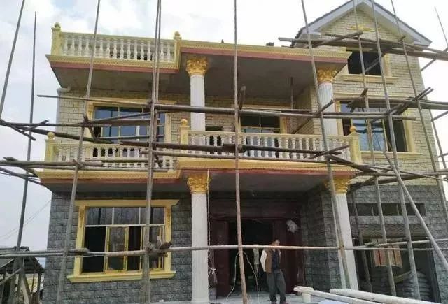 農(nóng)村自建房羅馬柱怎么做？GRC水泥預制、模板現(xiàn)澆羅馬柱