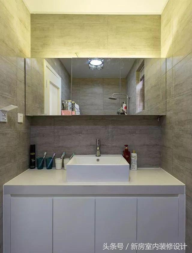 這是一款85平的美式兩房，全屋精致漂亮，簡(jiǎn)潔大方，朋友卻說(shuō)地板是一大敗筆！