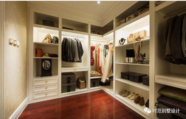 帶地下車庫，茶室和書房的三層歐式別墅設(shè)計圖，9室4廳，適合農(nóng)村自建！