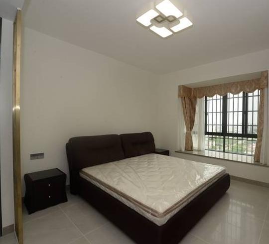 130平米房子簡約風格裝修，黑白灰色調搭配還是那么經典