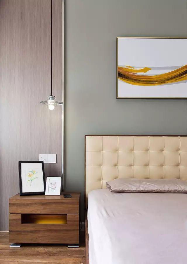 125平方的現代簡約風格裝修效果圖，空間寬敞明亮，三居室的環境打造的非常簡約小資。