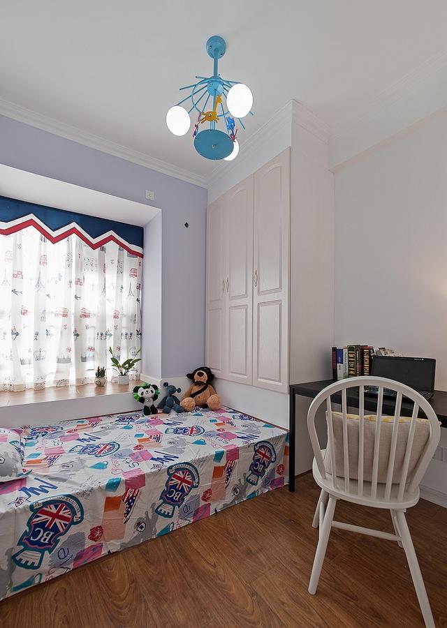 90㎡的三居室，普普通通的裝修風格，但是很溫馨。