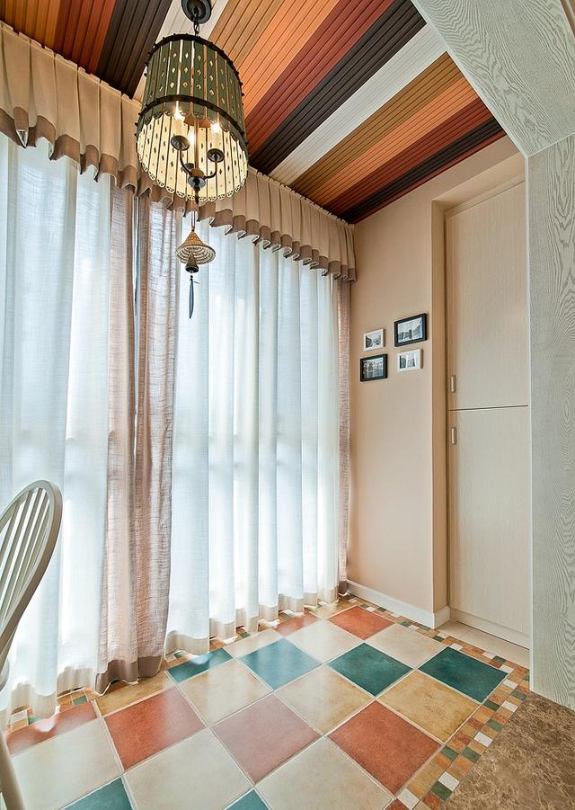 90㎡的三居室，普普通通的裝修風格，但是很溫馨。