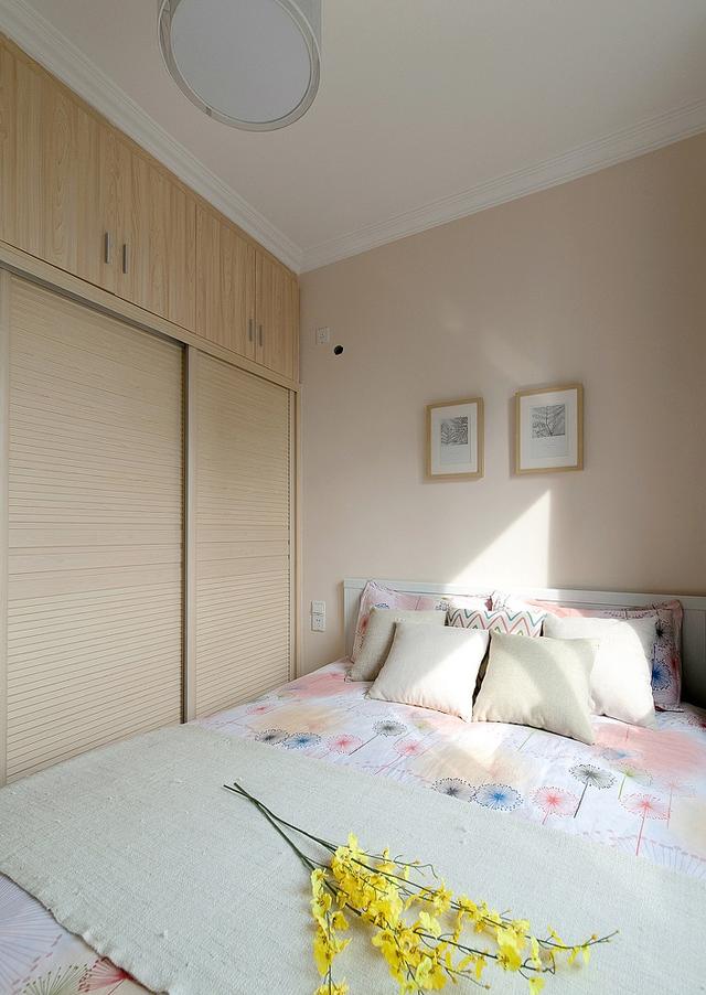 90㎡的三居室，普普通通的裝修風格，但是很溫馨。