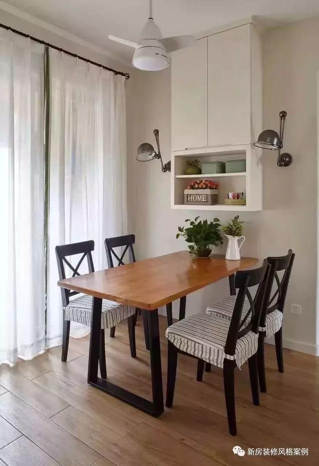 130平三室新房用了10萬裝修簡約風，電視柜與鋼琴融為一體，美觀實用！