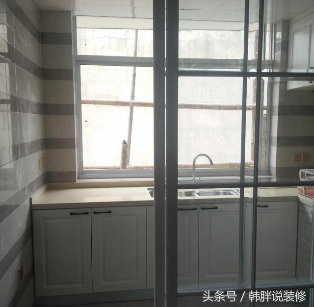 90㎡小三房簡裝8萬搞定，工薪階層新房裝修，瓷磚搭配大白墻。