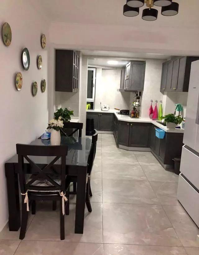 偏美式風格裝修，裝修4個多月，最滿意客廳裝修，榻榻米美觀又實用