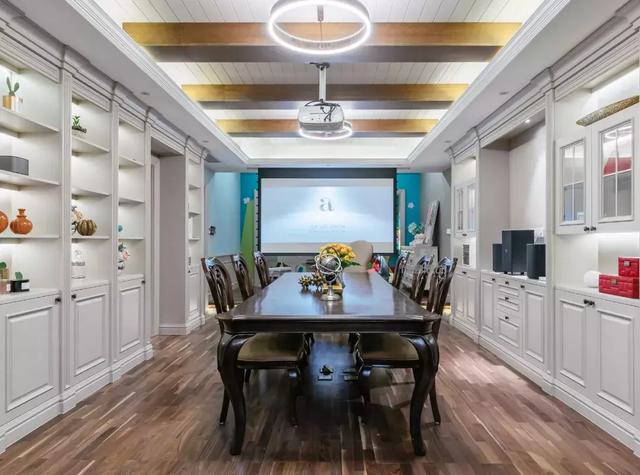 290平復式別墅實景設計：世界之遠，其實不過是晝夜、廚房與愛