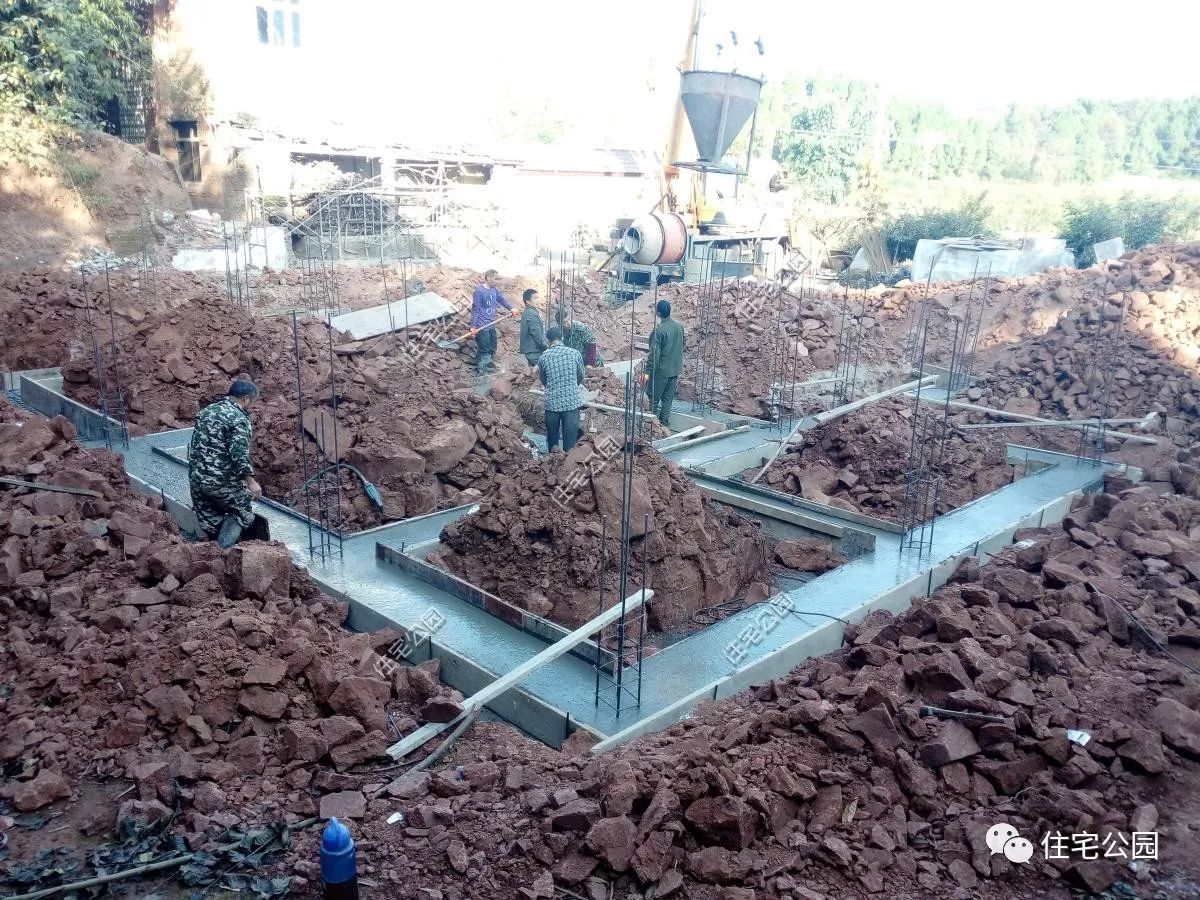 最走心的包工頭，力勸房主把筏基改成條基，省了一半的基礎錢！