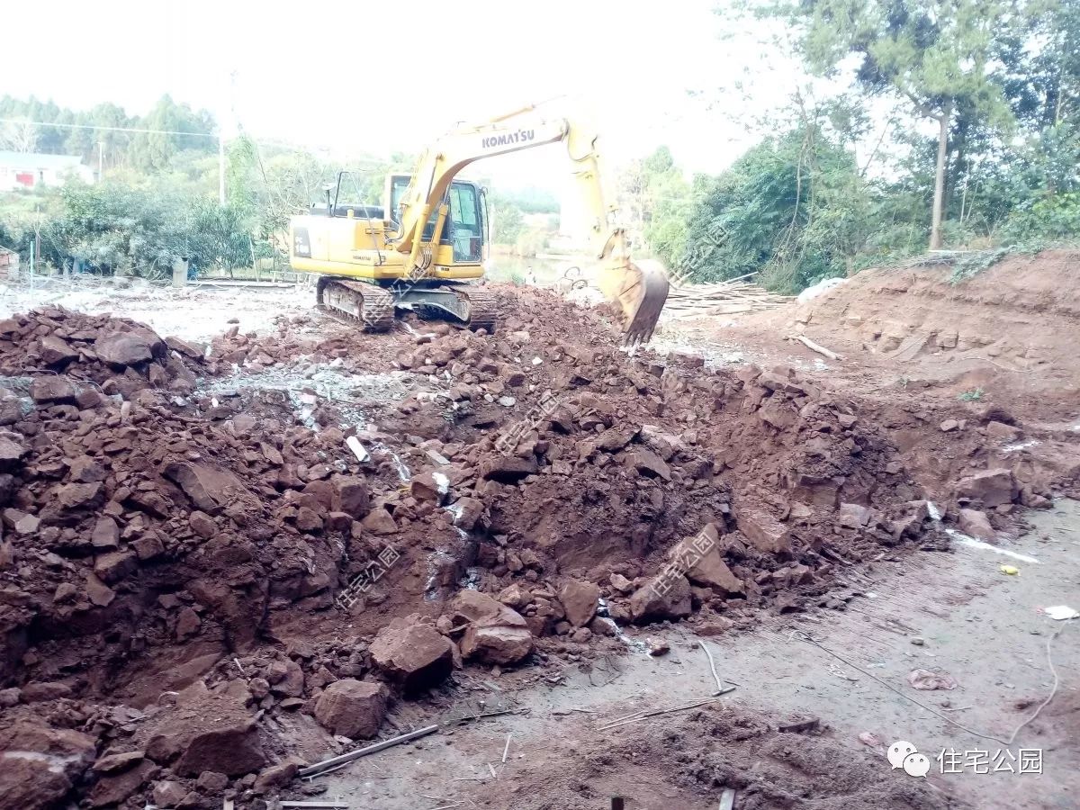 最走心的包工頭，力勸房主把筏基改成條基，省了一半的基礎錢！