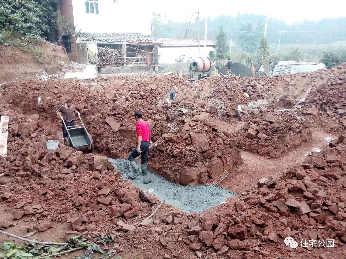 最走心的包工頭，力勸房主把筏基改成條基，省了一半的基礎錢！